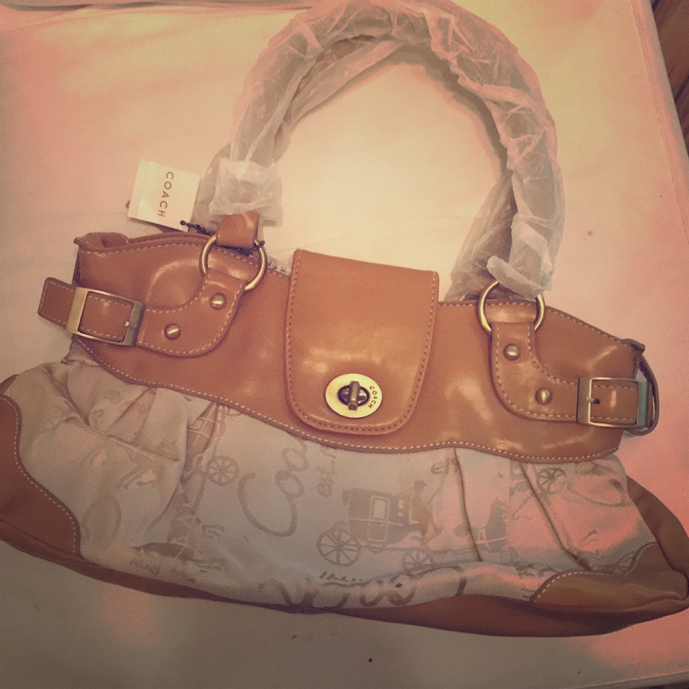 Coach logo shoulder bag